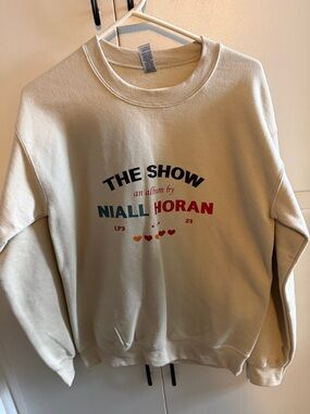 Gildan Cream Graphic Crewneck Sweatshirt with Multicolor Print